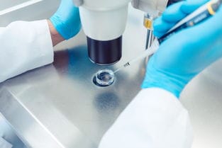 达州揭秘代生代怀包男孩的真相与风险文章封面图